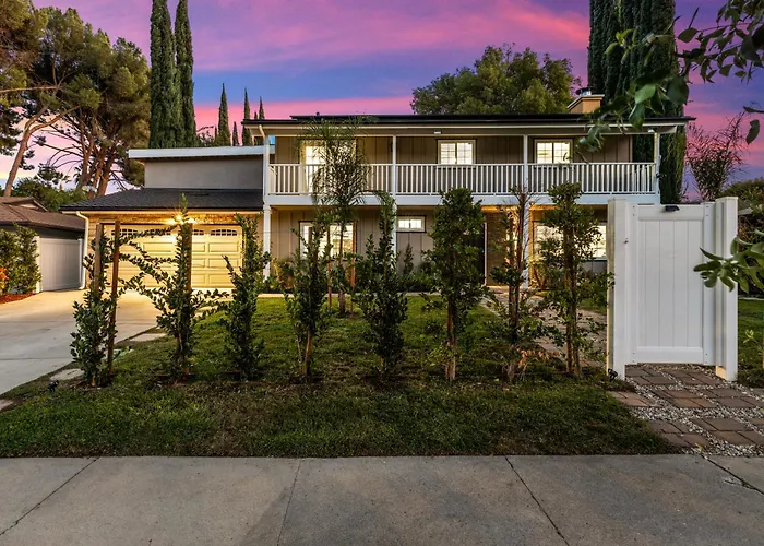 Villa Oasis: Unrivaled Views & Endless Space
