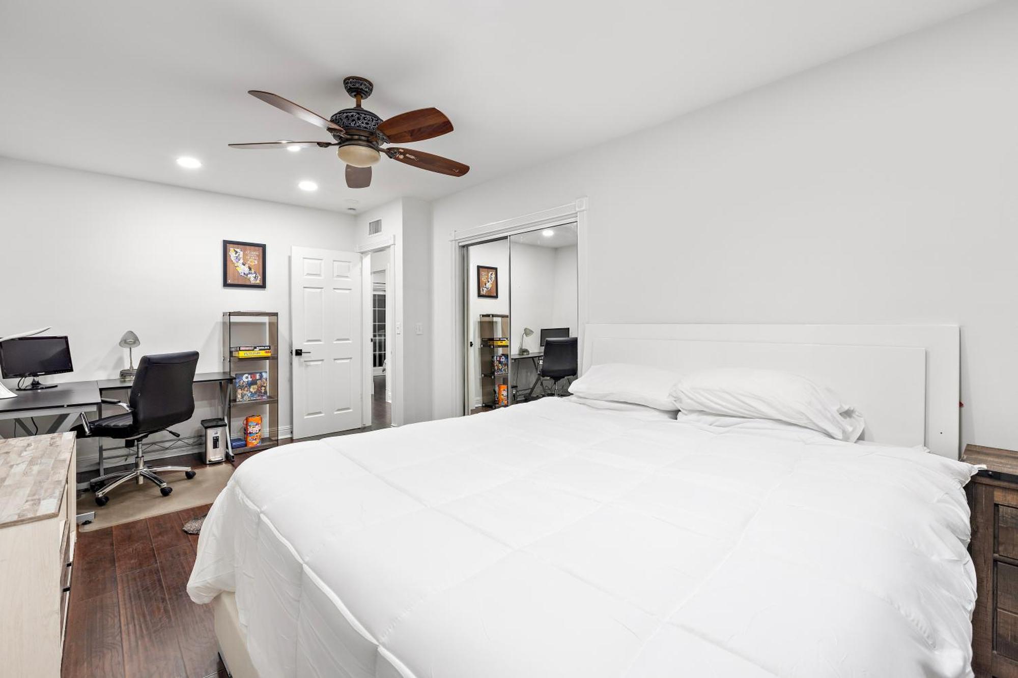 Oasis: Unrivaled Views & Endless Space Los Angeles