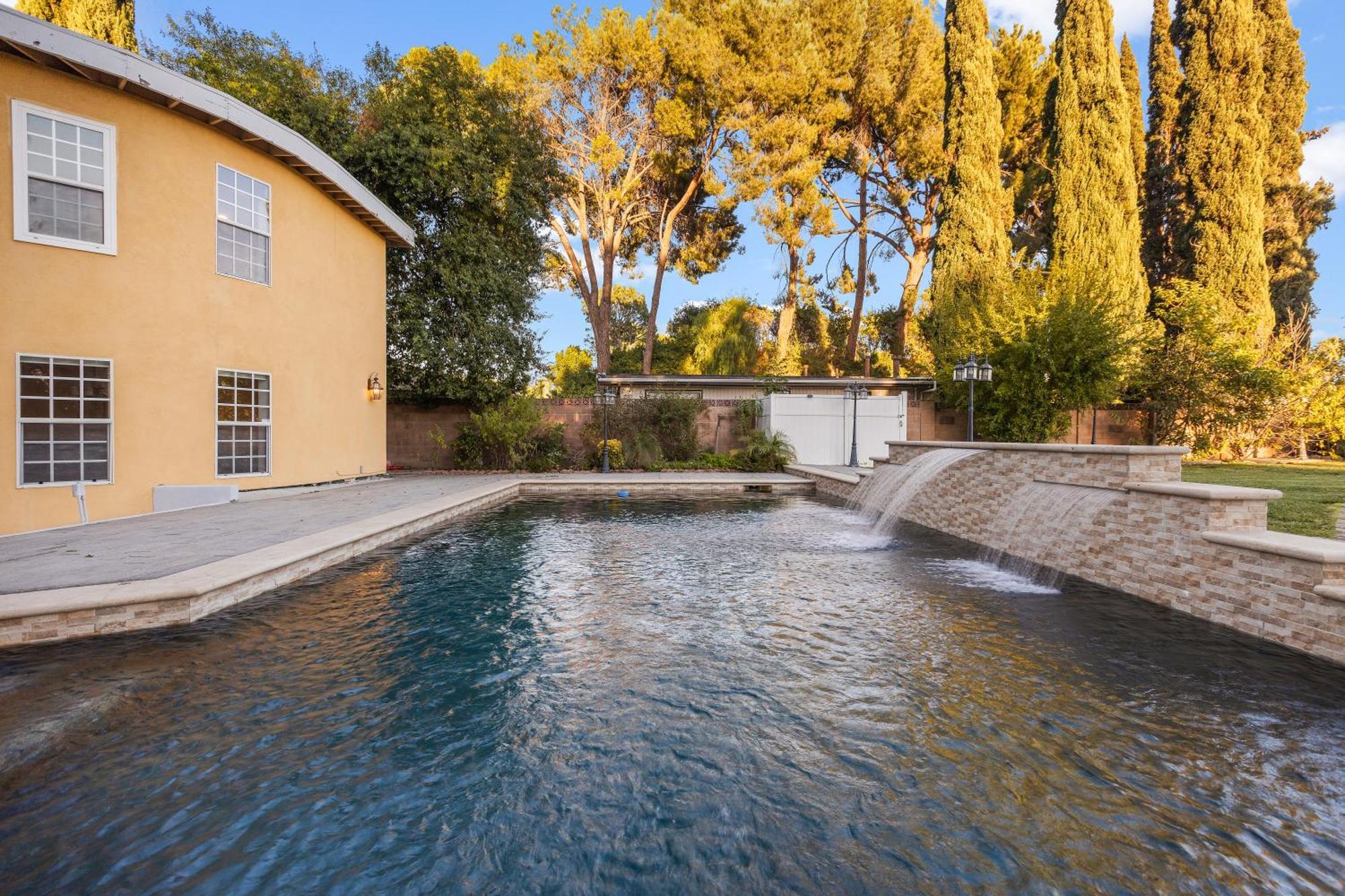 Oasis: Unrivaled Views & Endless Space *