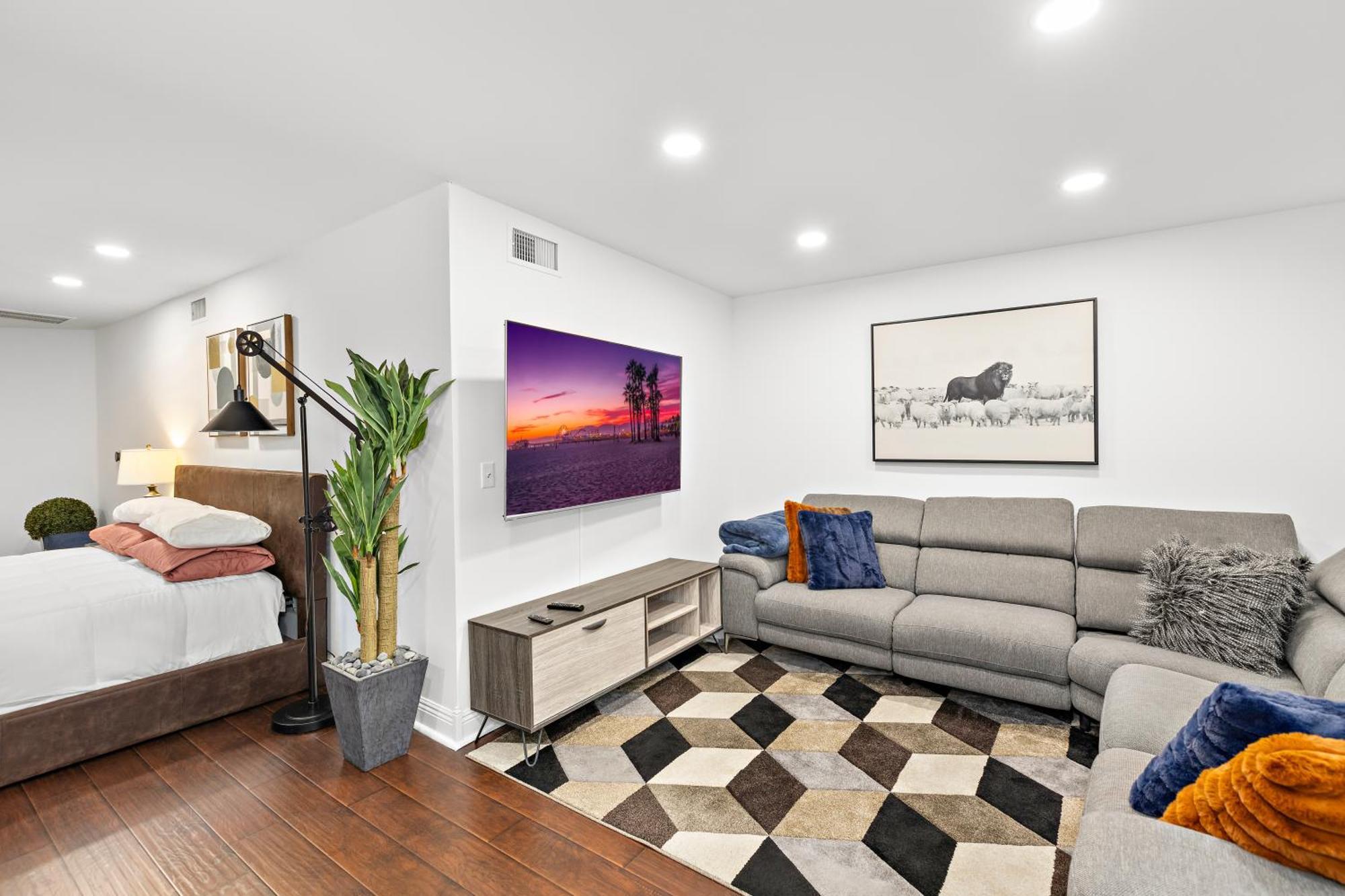 Villa Oasis: Unrivaled Views & Endless Space