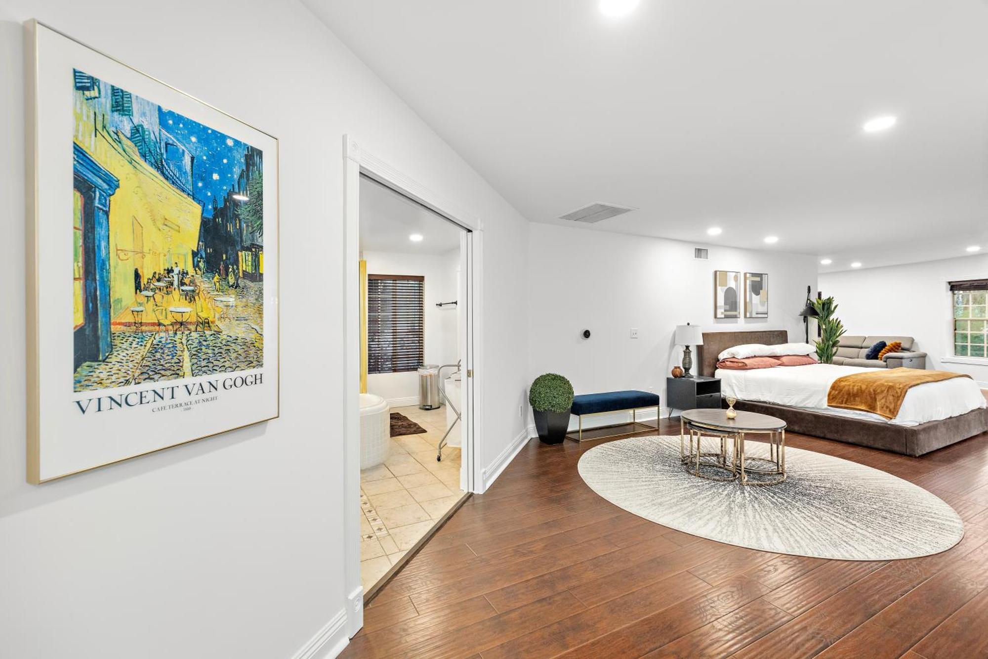 Oasis: Unrivaled Views & Endless Space