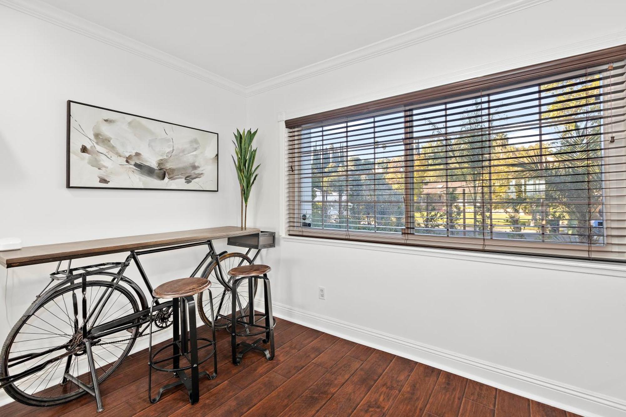 Villa Oasis: Unrivaled Views & Endless Space
