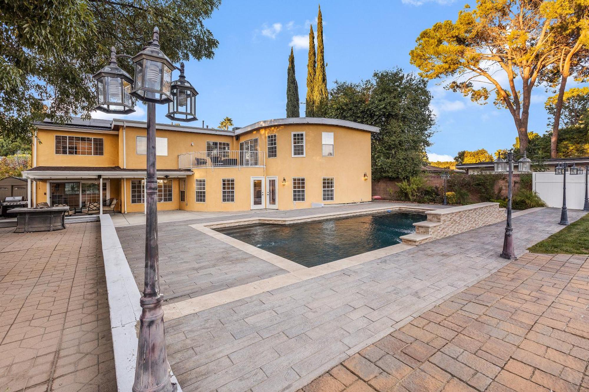 Oasis: Unrivaled Views & Endless Space Villa *