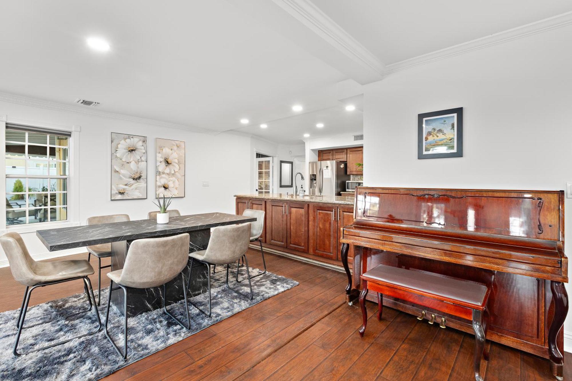 Villa Oasis: Unrivaled Views & Endless Space
