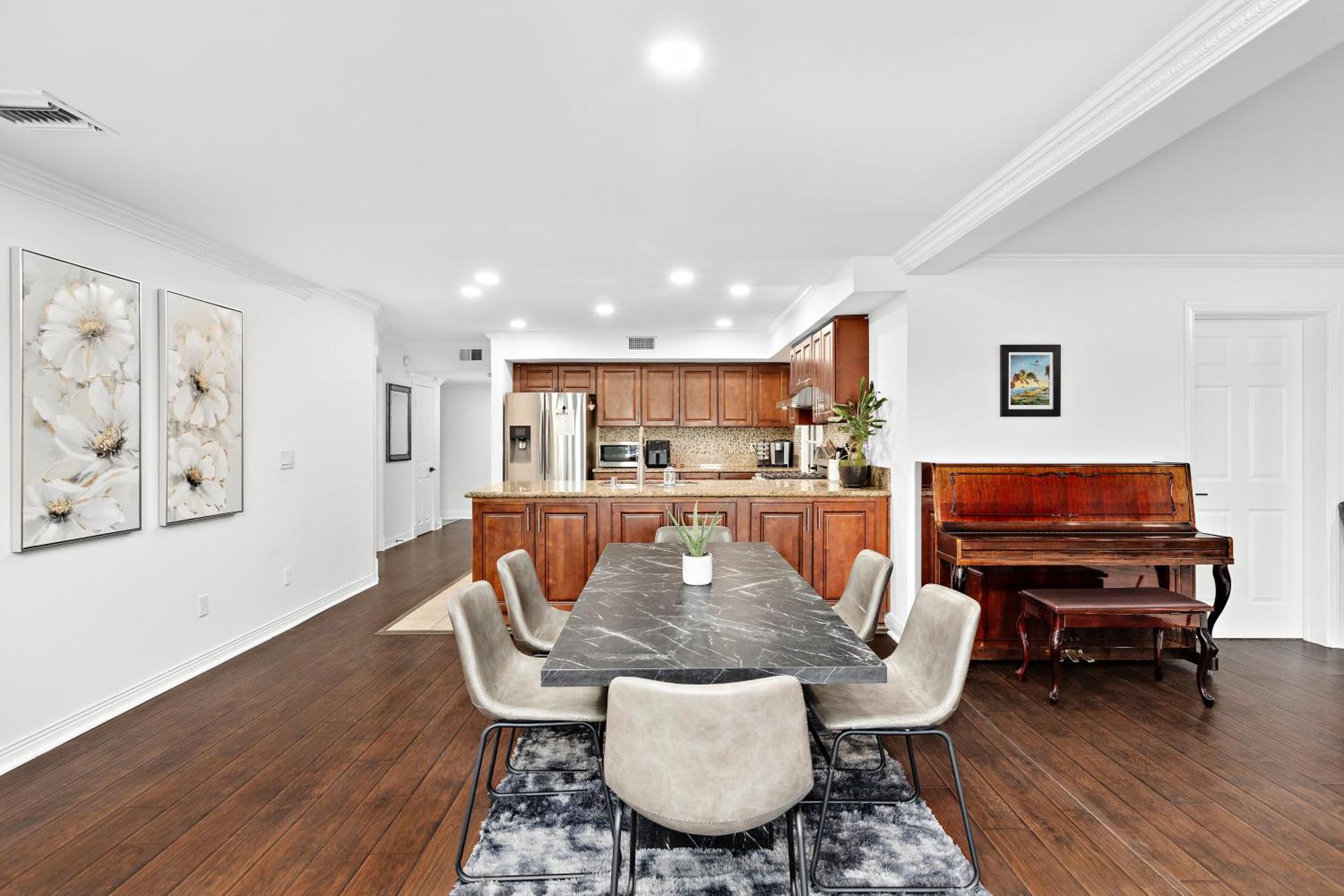 Villa Oasis: Unrivaled Views & Endless Space