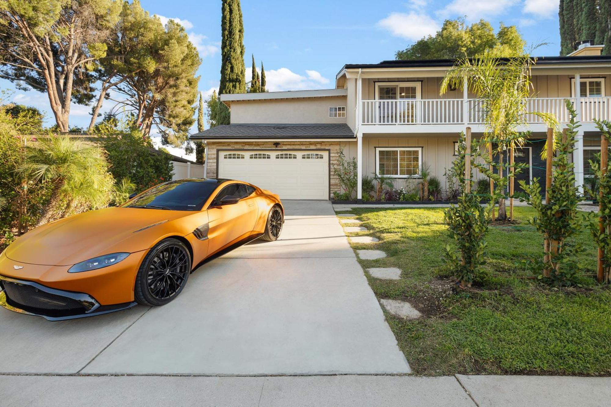 Villa Oasis: Unrivaled Views & Endless Space Los Angeles