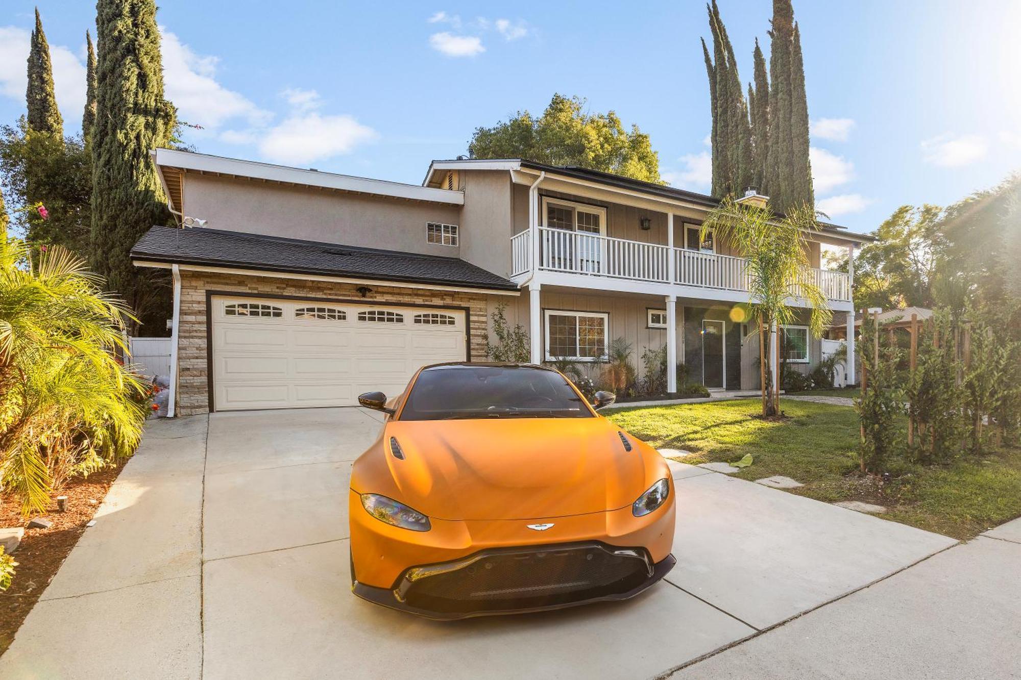Oasis: Unrivaled Views & Endless Space Los Angeles