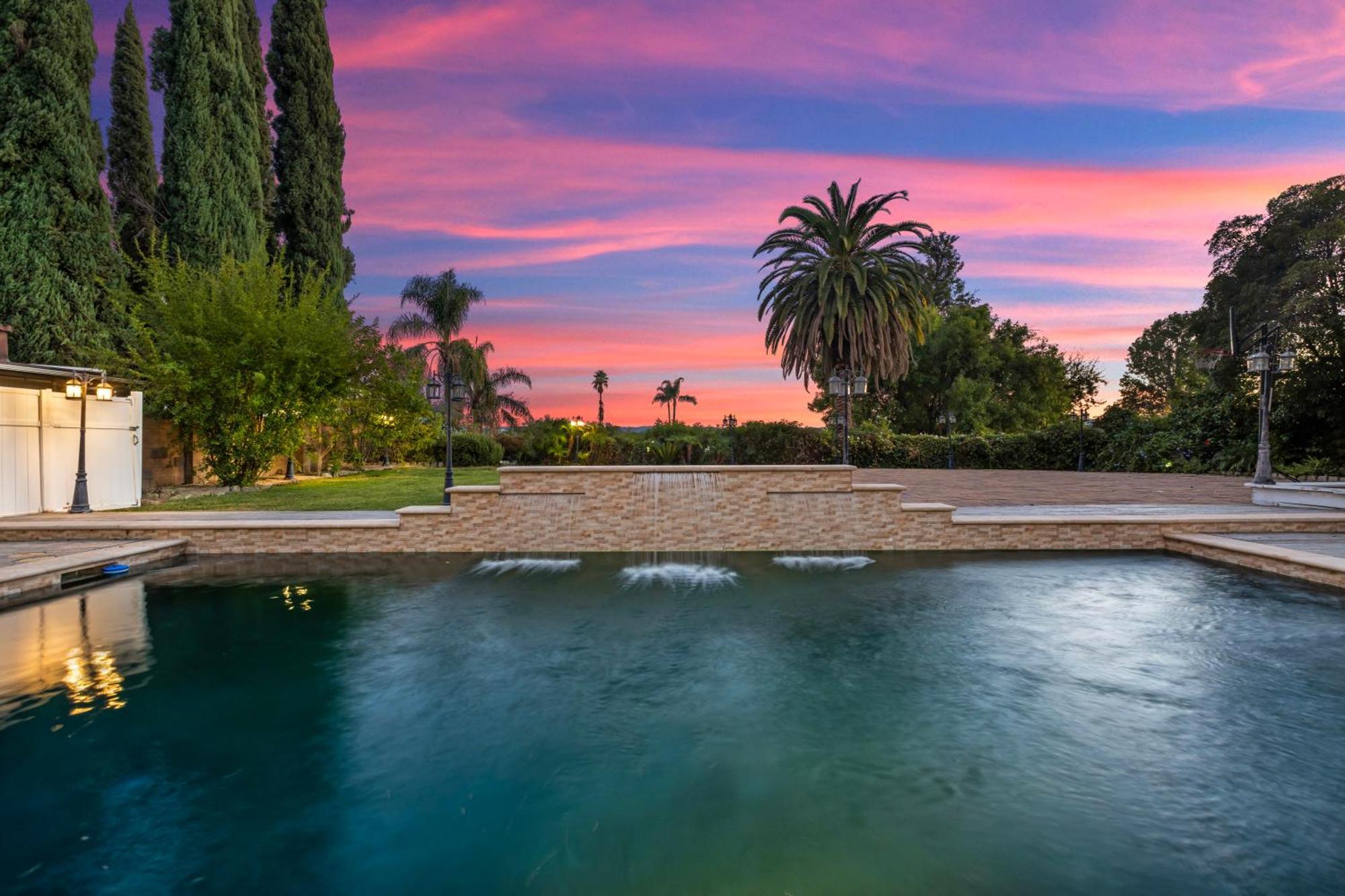 Pousada Oasis: Unrivaled Views & Endless Space