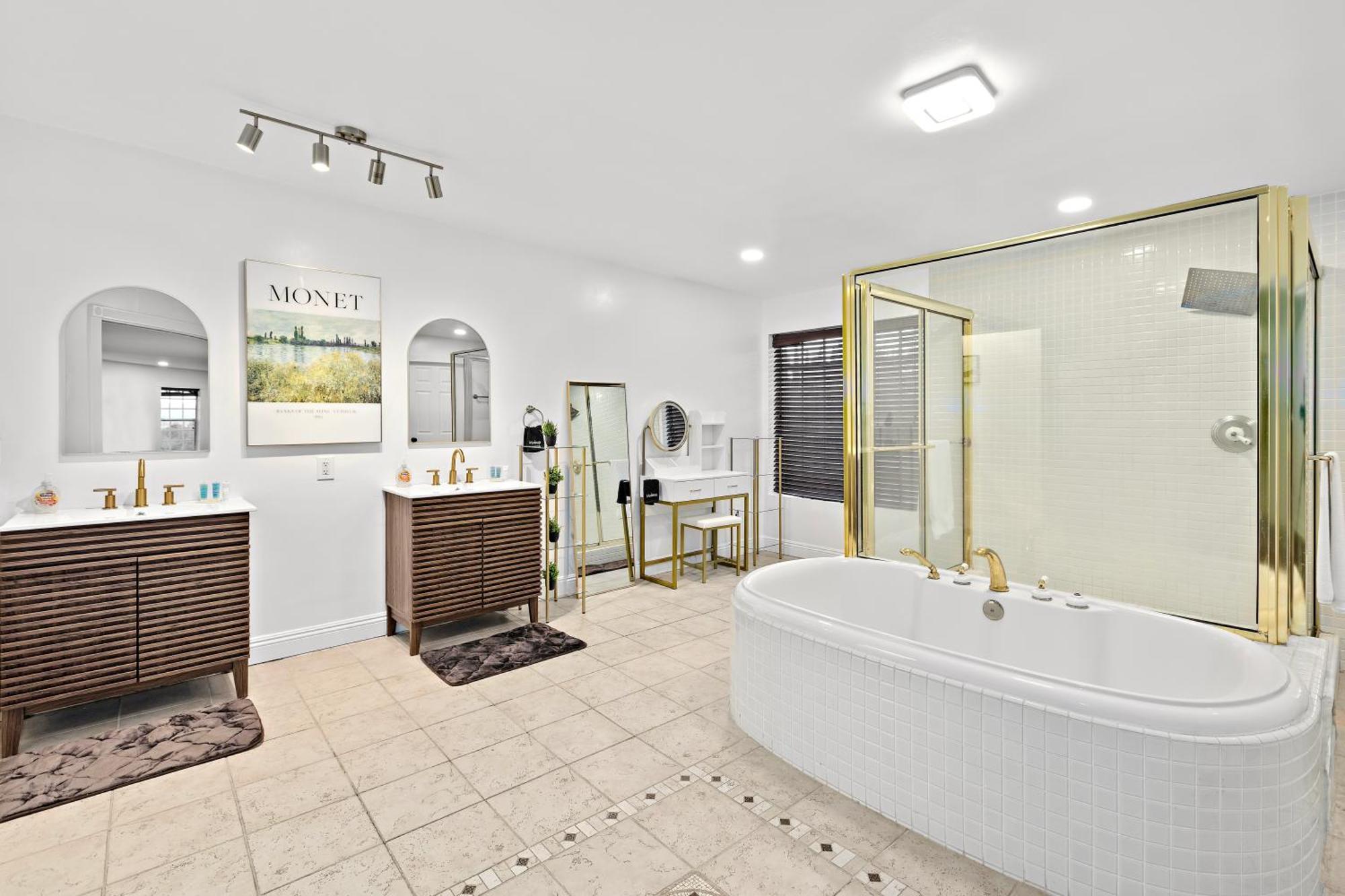 Pousada Oasis: Unrivaled Views & Endless Space *